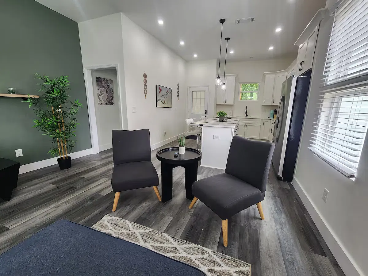3 bed, 1755 sqft, $2,695 — Photo 3