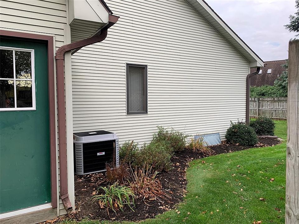 2nd image of 281 Loretta Ln