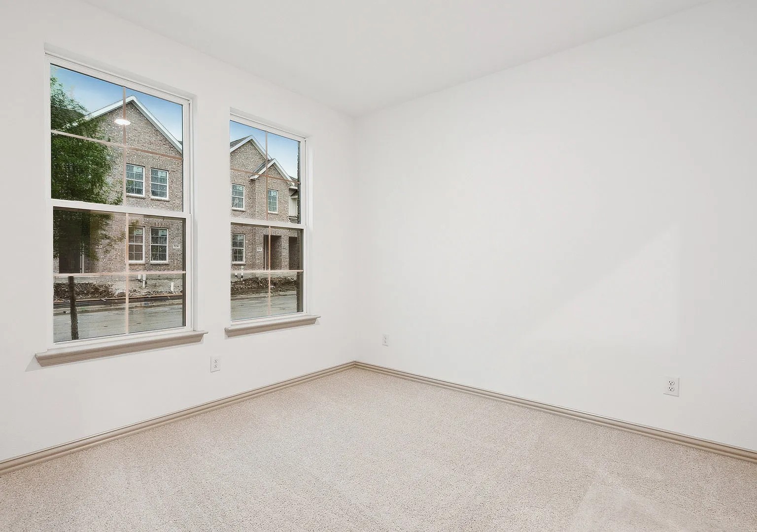 2 bed, 1092 sqft, $2,100 — Photo 4