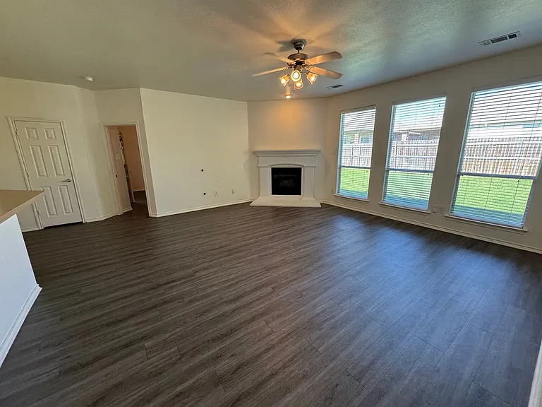 6109 Melanie Dr — Photo 16