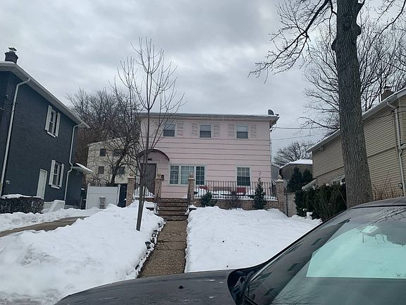 2nd image of 1050 Victory Blvd