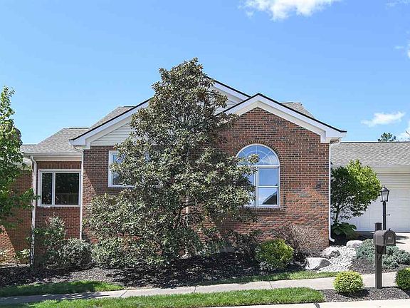2nd image of 861 Woodbury Dr