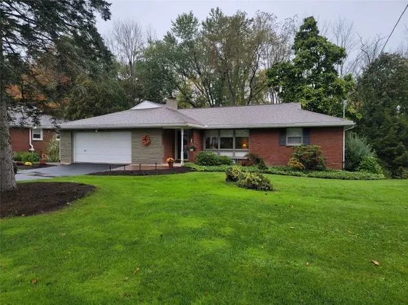 1612 Butternut Dr, Vestal, NY 13850