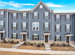 2407 Autumn Olive Ln, Matthews, NC 28104