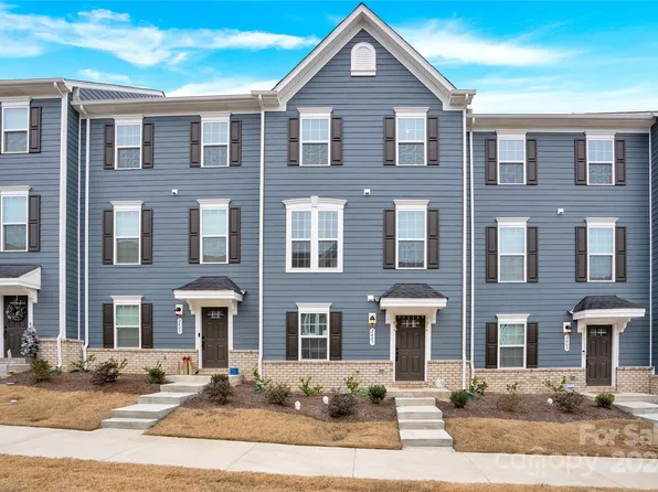 2407 Autumn Olive Ln, Matthews, NC 28104