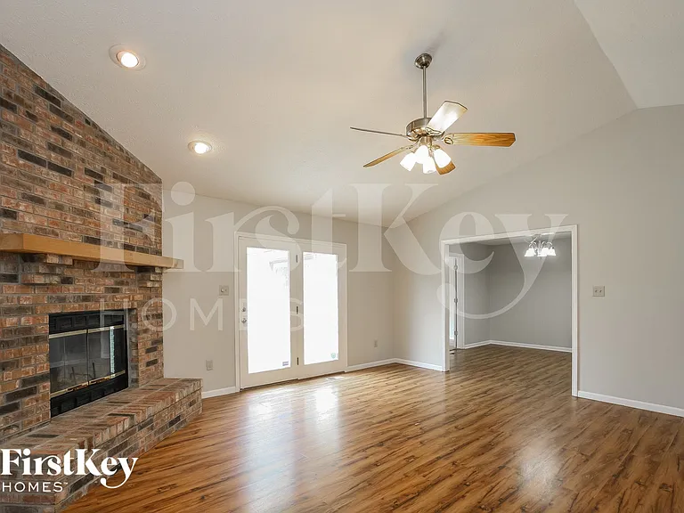 8522 Summertree Ln — Photo 3