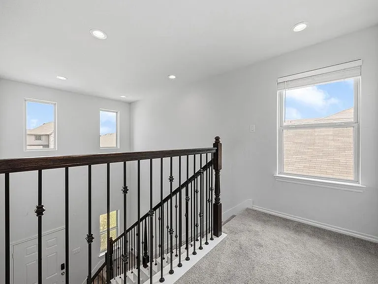 1024 Runnels Ln — Photo 19
