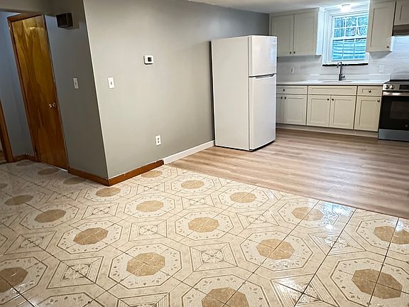 Open kitchen/living room