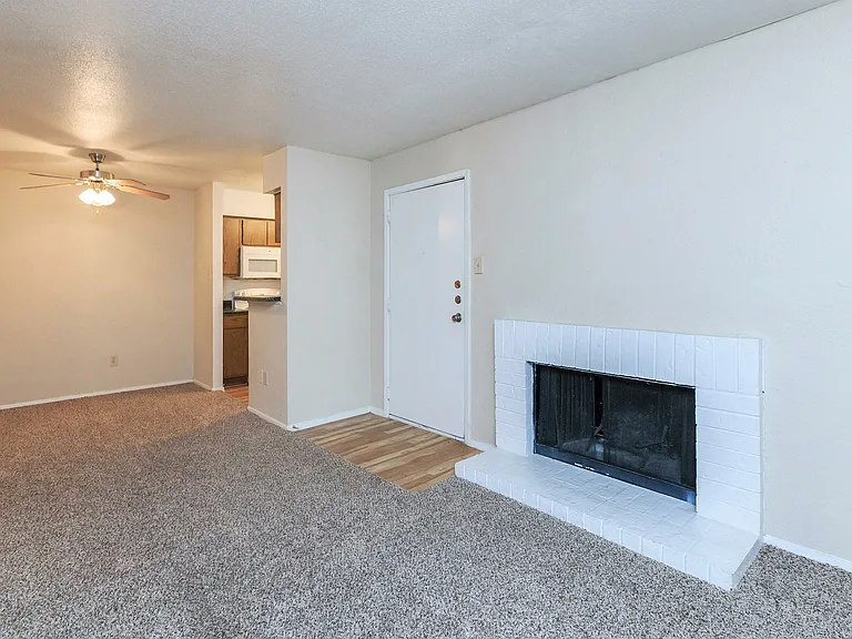 Stone Hollow Apartments — Photo 15