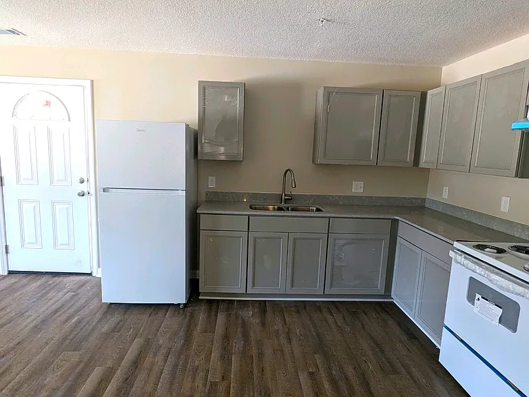 1474 Kelly Drive — Photo 12