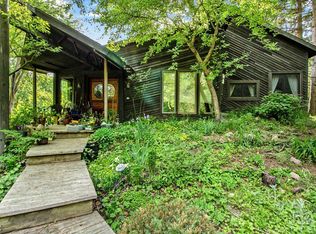 9893 Hermitage Way Rd, Whitmore Lake, MI 48189