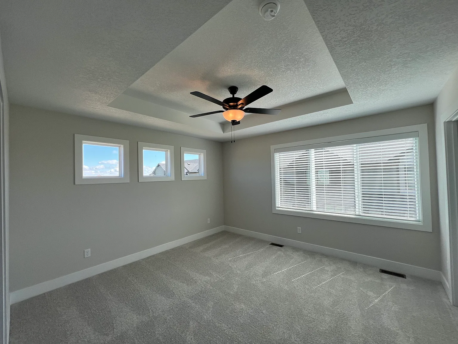 601 NE Hart Lane - 1 — Photo 4