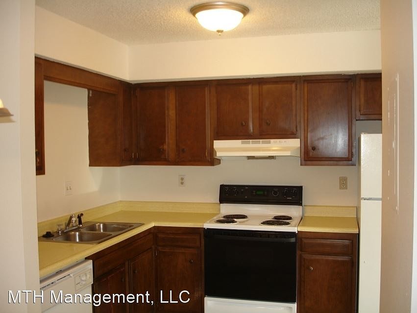 Charter Apartments 634 Morse St Ionia MI Zillow