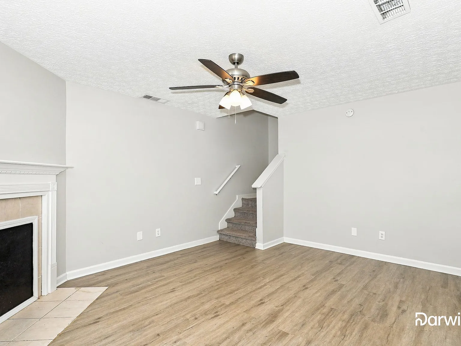 3 bed, 2.5 bath, 1560 sqft, $1,710 — Photo 4