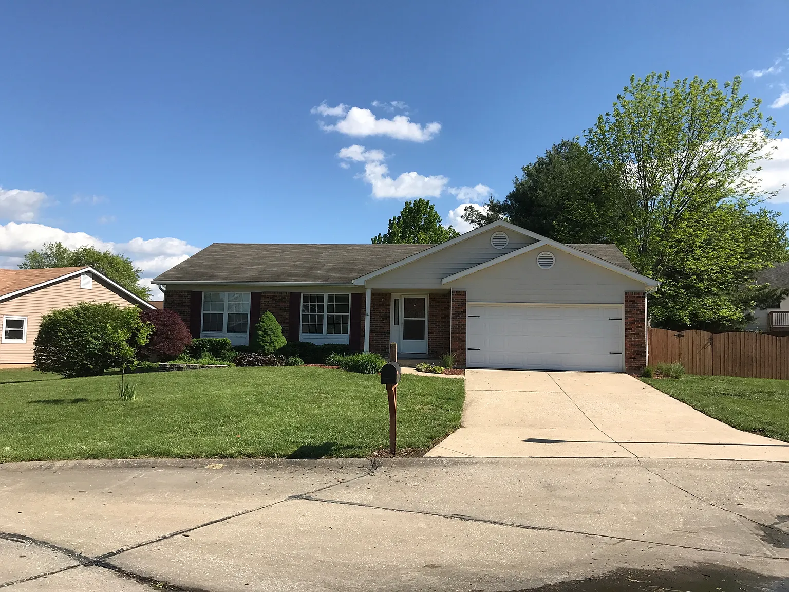 1025 Guildford Dr photo 1