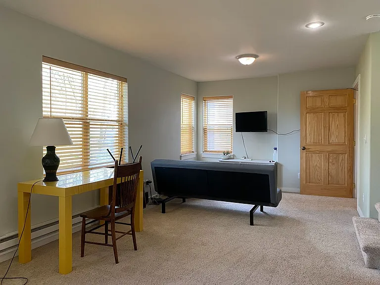 711 Katies Ln — Photo 14
