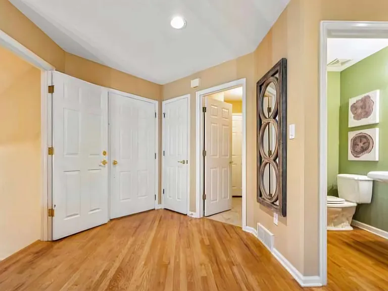 1545 Lodge Ln — Photo 10