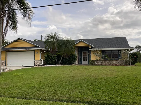 1566 SE Cutorro Avenue, Port St Lucie, FL 34952