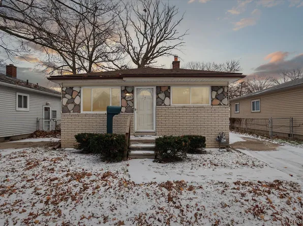 4463 Hipp St, Dearborn Heights, MI 48125