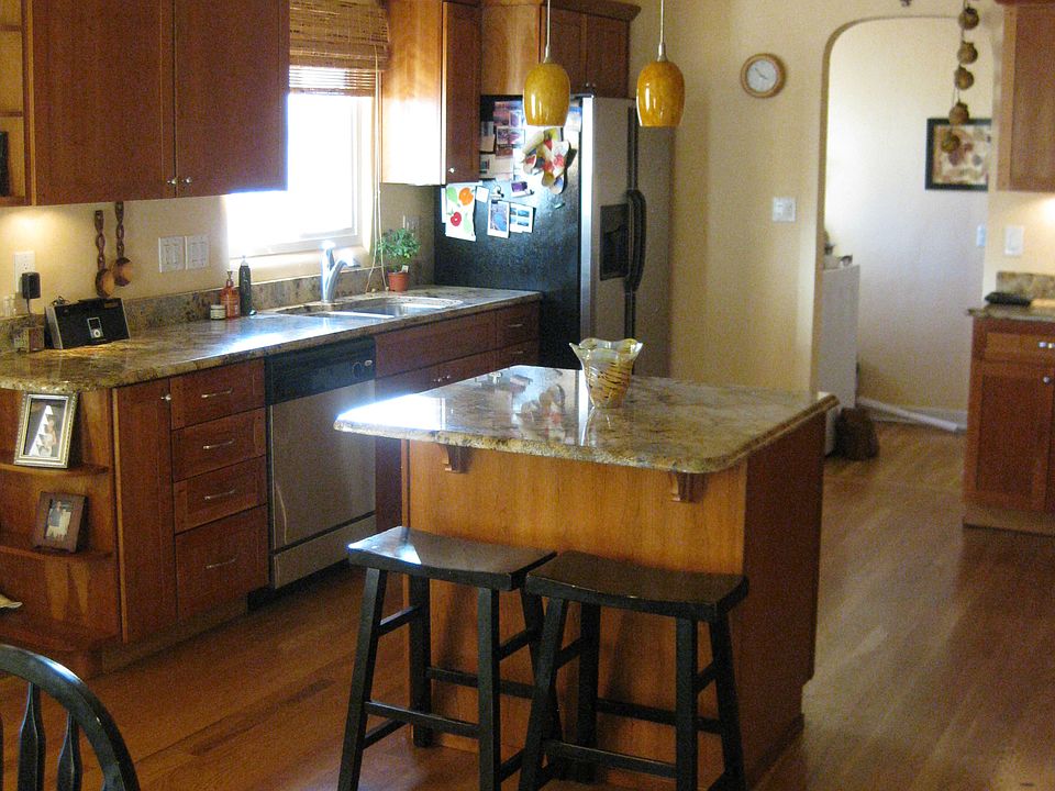 1st image of 1001 Dartmouth Dr NE