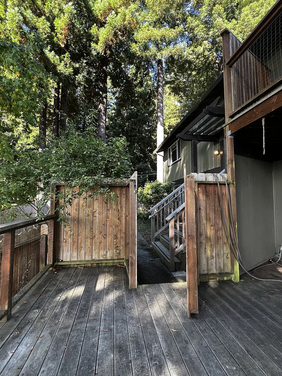 Building Photo - 711 Fickle Hill Rd #B