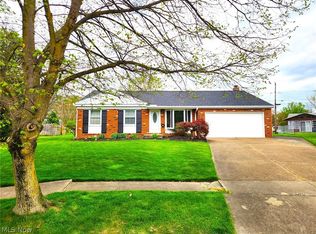 189 Meadow Dr, Elyria, OH