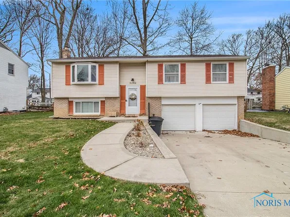 420 Edgewood Dr, Perrysburg, OH 43551