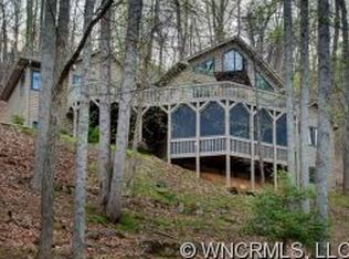 26 Walnut Dr, Mills River, NC 28759