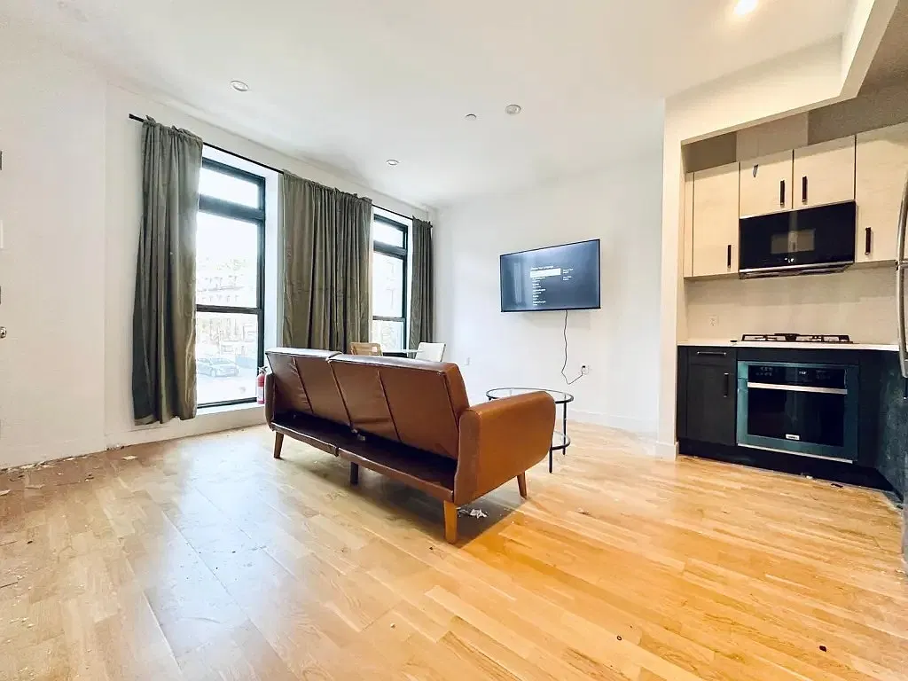 3 bed, 1.5 bath, 1000 sqft, $1,460 — Photo 4