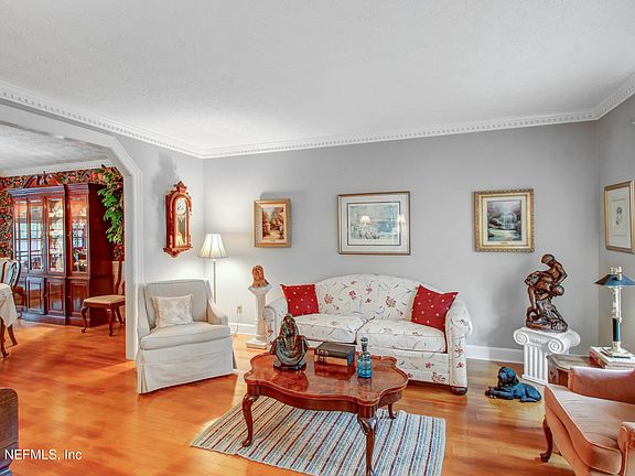 5th image of 4480 OAK BAY Drive W