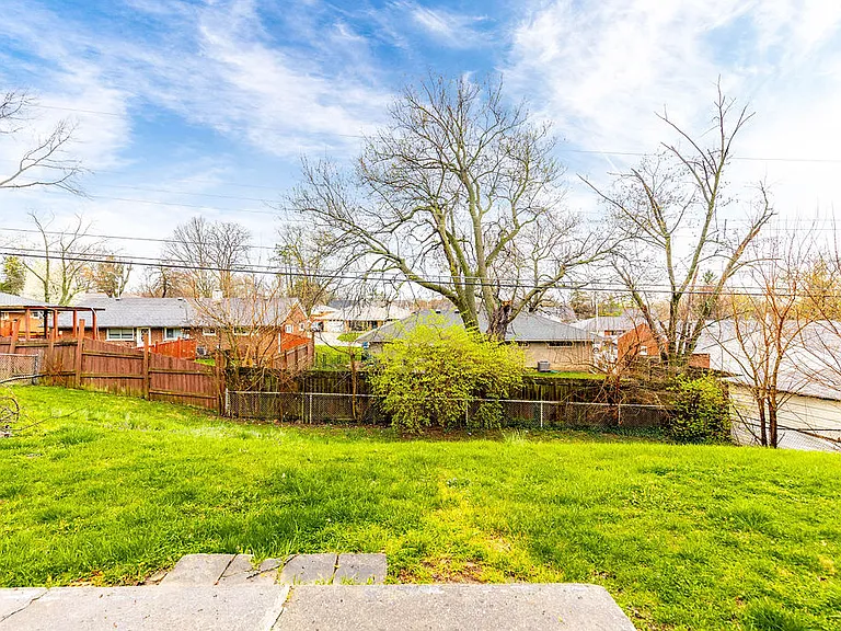 4918 Neptune Ln — Photo 32
