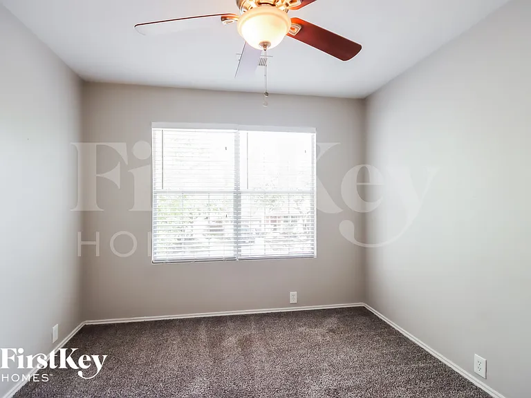 923 Grand Plains Dr — Photo 11