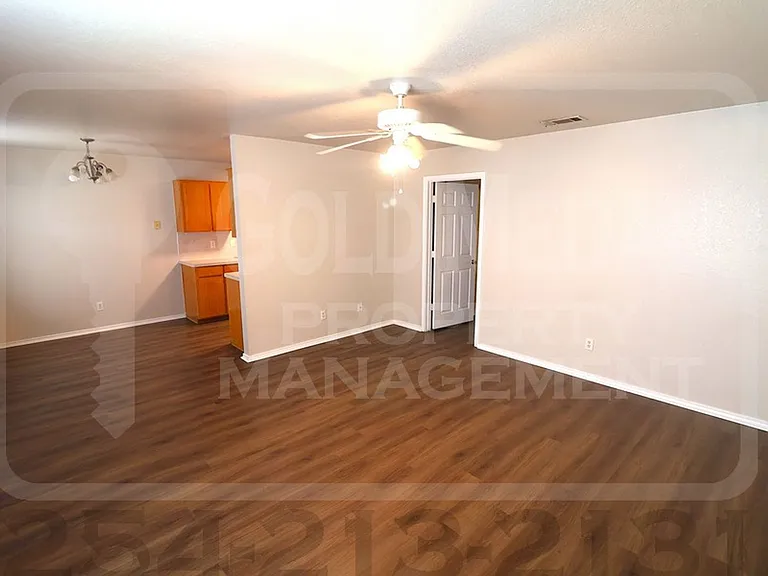 3308 Cantabrian Dr — Photo 3