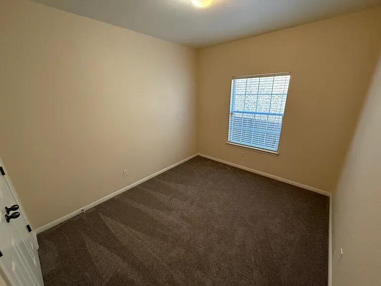 12525 Central Park — Photo 21