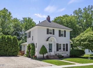 61 Harding St, Pittsfield, MA 01201