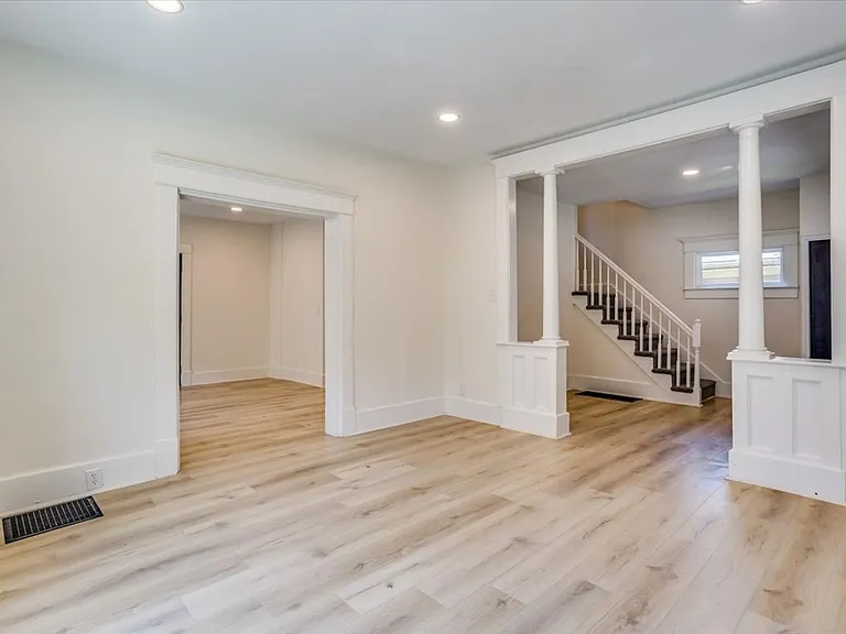 1227 N Lewellen Ave — Photo 10