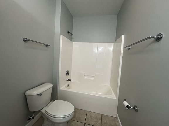 3rd image of 1262 Greensview Cir #1