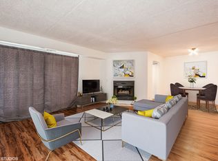 457 Valley Dr APT 102, Naperville, IL 60563