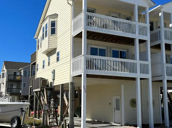 203 Pinellas Bay Drive, North Topsail Beach, NC 28460