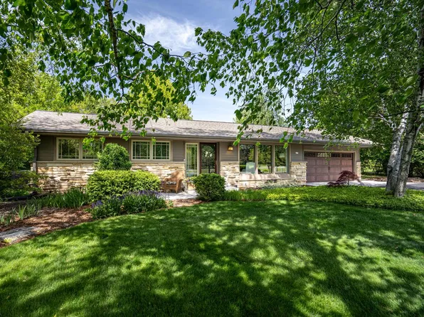 8500 North Indian Creek PARKWAY, Fox Point, WI 53217