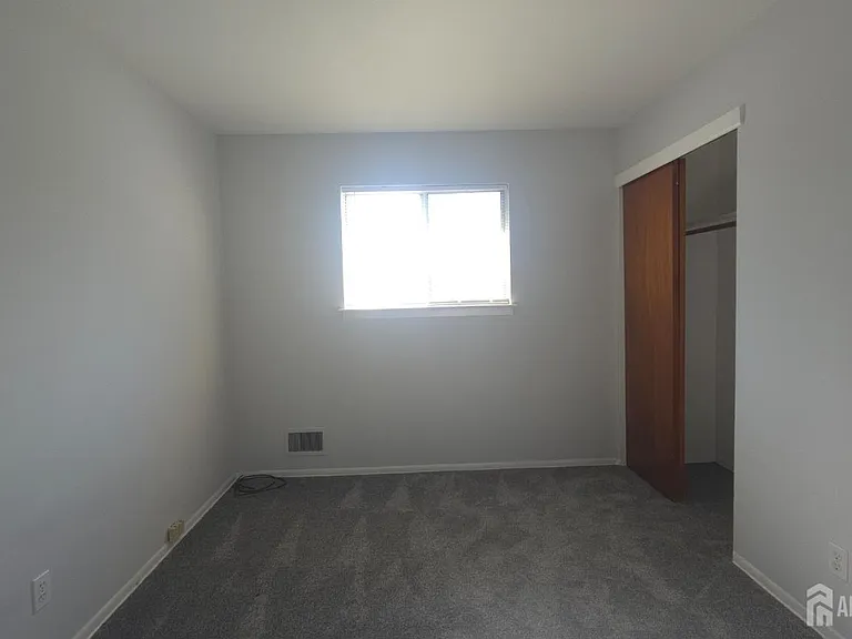 89 Van Buren Ave #2 — Photo 8