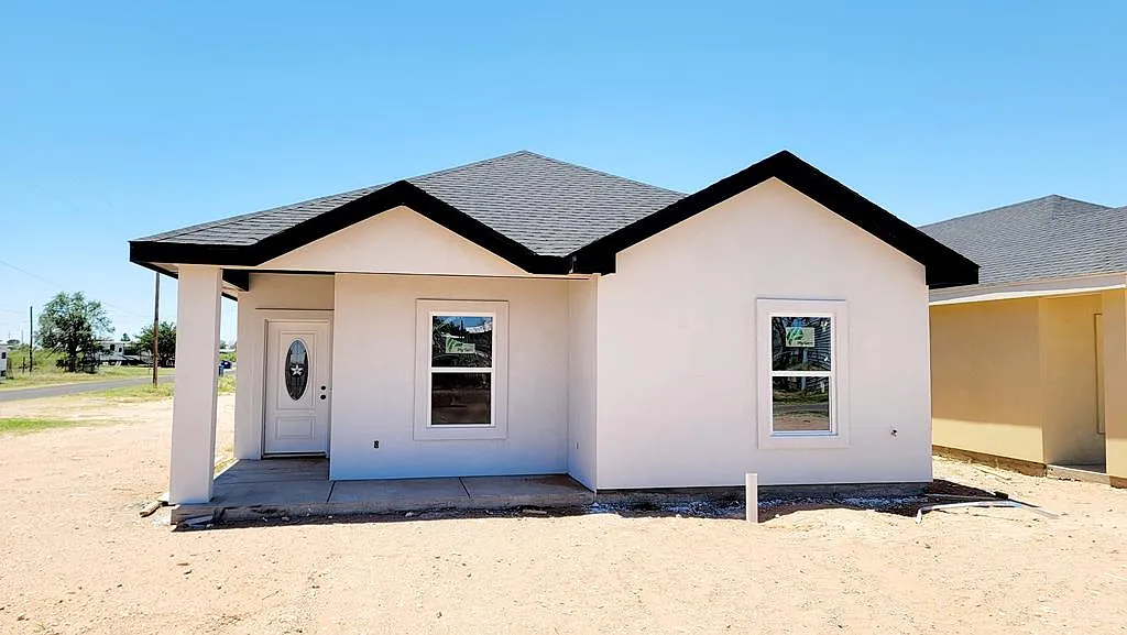 3 bed, 2.0 bath, 1118 sqft, $2,500 — Photo 1