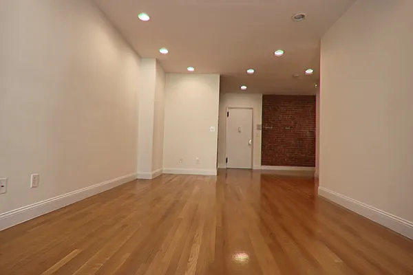 Rented by PMG Real Estate  | media 23