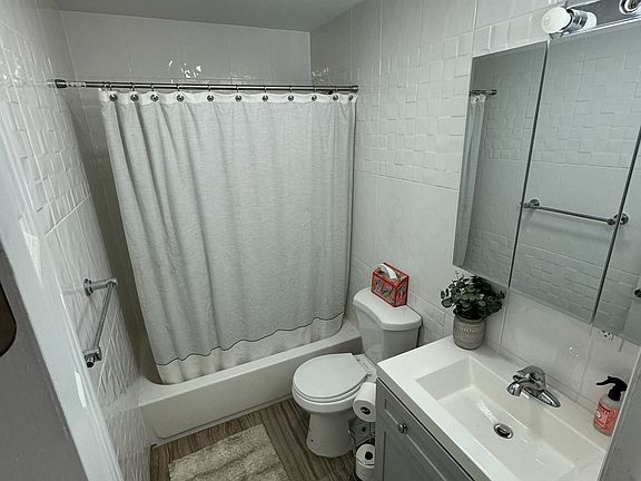 2nd image of 46 Lincoln Pl