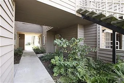 3 bed, 1322 sqft, $2,200 — Photo 4