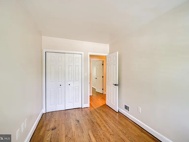 1317 Queen St — Photo 14