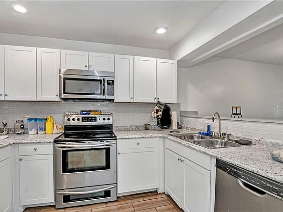 5th image of 52 Saint Andrews Ct