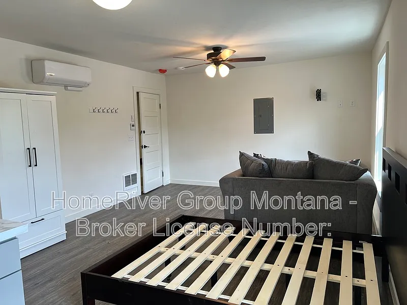 Studio, 1.0 bath, 321 sqft, $975 — Photo 4