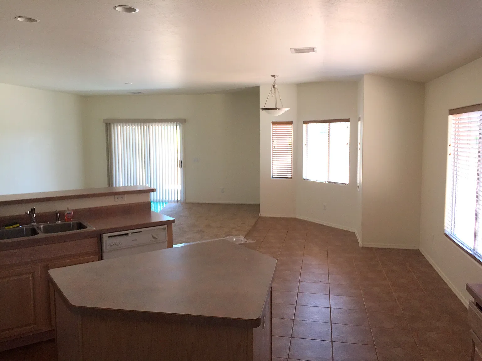 573 S Santa Fe Trl — Photo 2