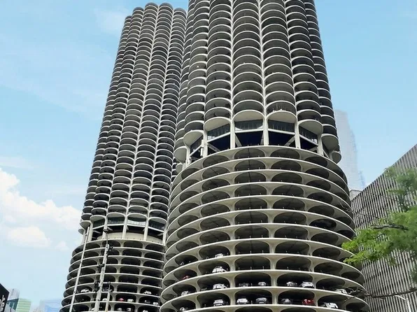 300 N State St, Chicago, IL